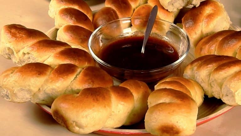 mini-greek-tsoureki-braided-buns