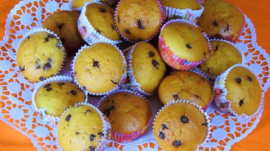 Whole-orange-muffins-with-chocolate-chips