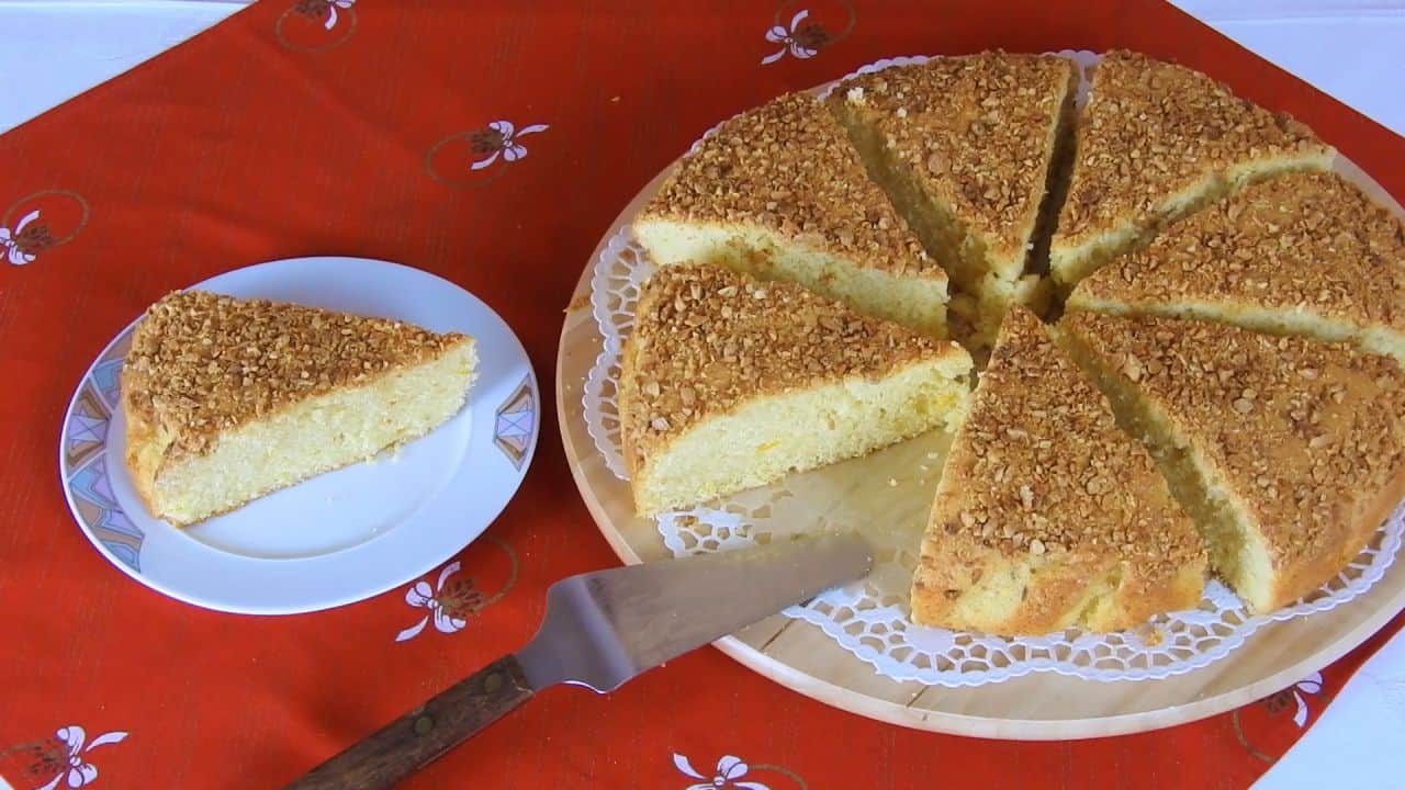 New-Years-Day-Cake-with-Tsoureki-Flavor